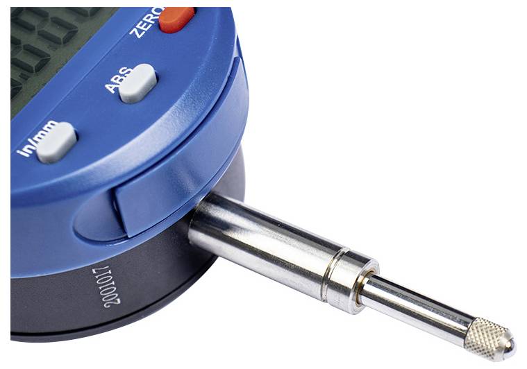 Cyfrowy suwmiarz w niebieskiej obudowie z przyciskami do wyboru opcji pomiarowych. Wyświetlacz przedstawia przycisk 'ZERO', wysunięta końcówka pomiarowa pozwala na precyzyjne pomiary.