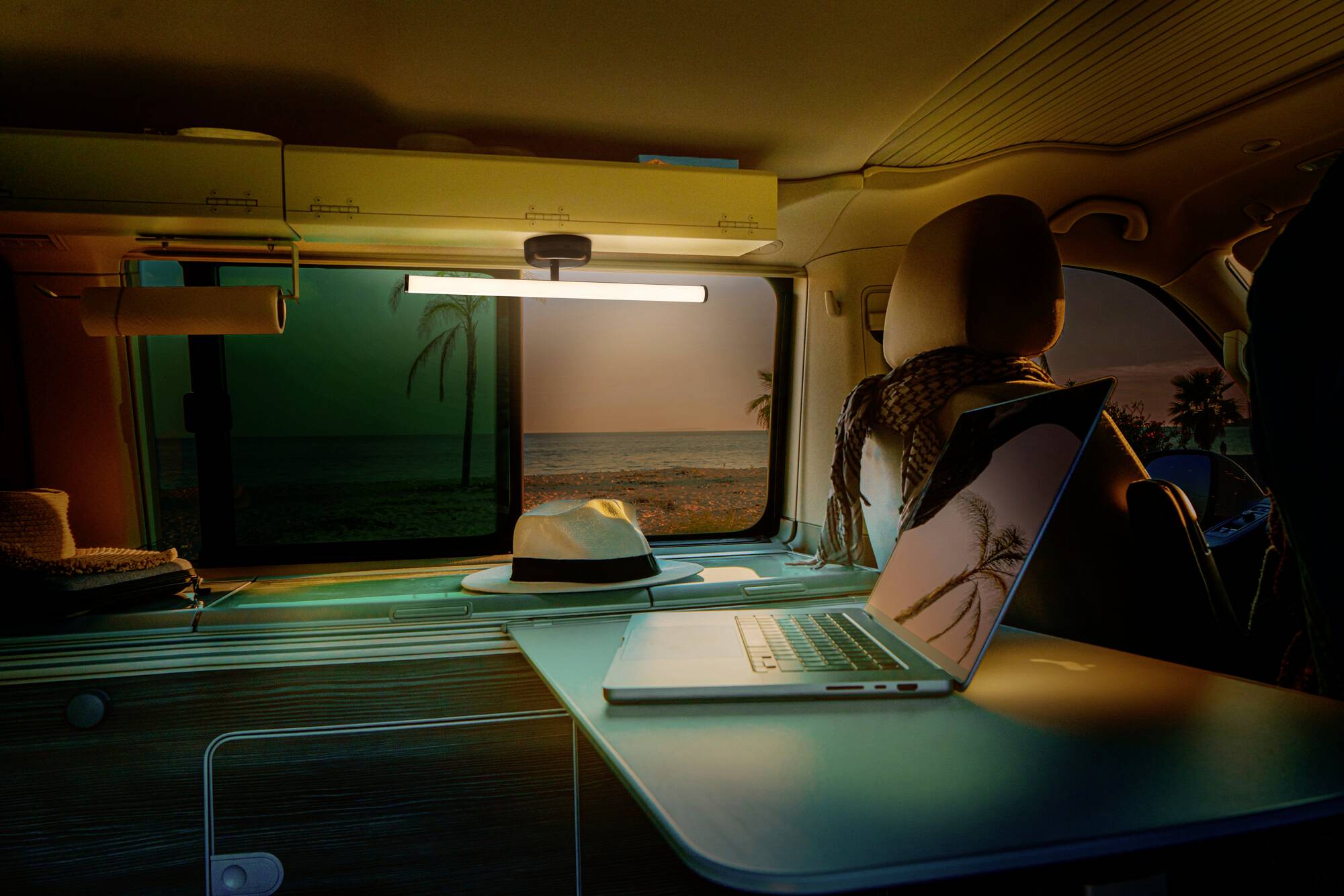 Настінний світильник OSRAM HOMELIGHTING NIGHTLUX STICK 830 DIM USB Чорний 4099854478888 1.80 Вт чорний