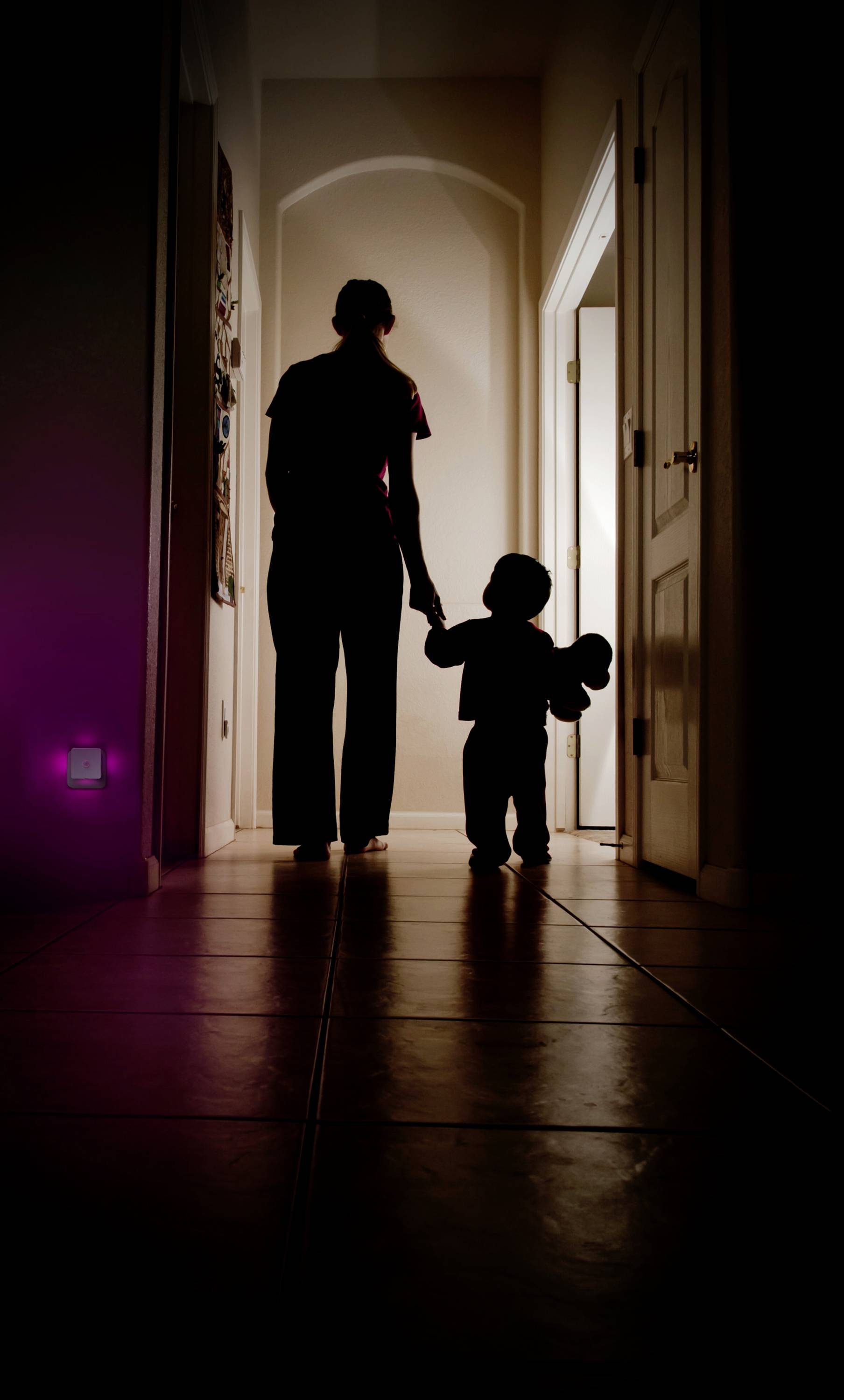 Lampa podświetlająca LED z czujnikiem ruchu OSRAM HOMELIGHTING Lunetta Square Sensor RGB White 4099854530692-3