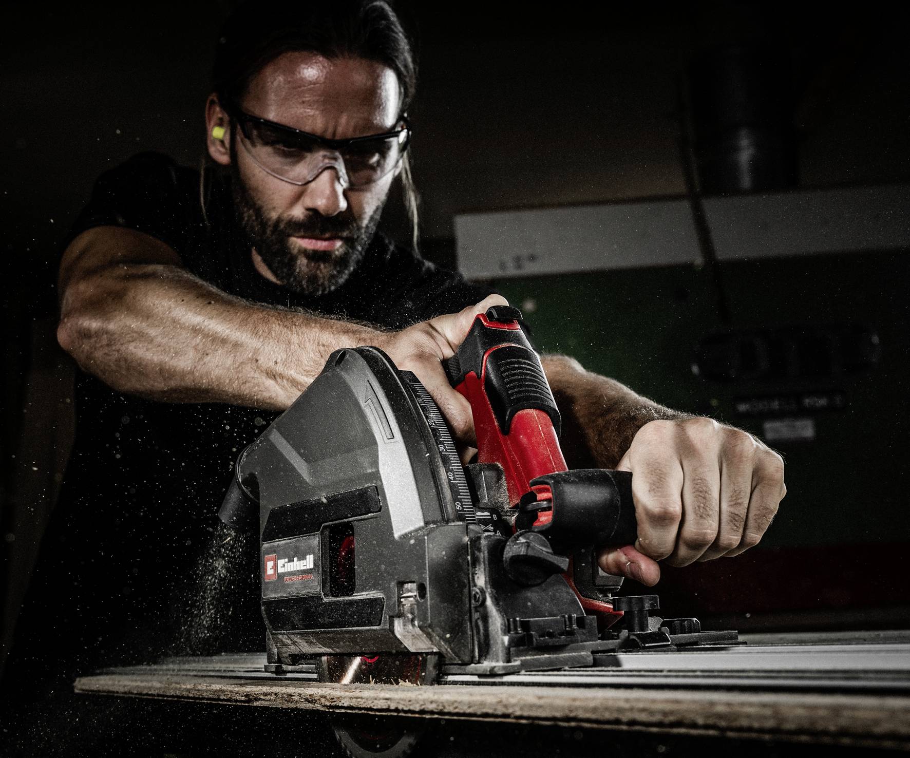 Акумуляторна занурювальна пилка Einhell Professional TP-PS 18/165 Li BL - Solo Максимальна глибина різання (90°) 56 мм