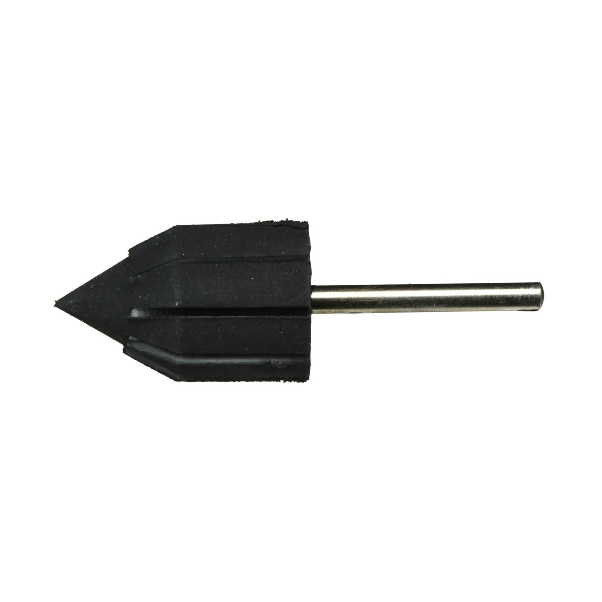 Czarny adapter z tworzywa sztucznego do włóki z metalowym trzpieniem, stosowany do mocowania w maszynie uprawowej podczas kultywacji gleby.