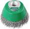 Zielona szczotka druciana z twardymi metalowymi włosiem, z gwintem na górze do mocowania w elektronarzędziach, używana do usuwania rdzy lub farby.