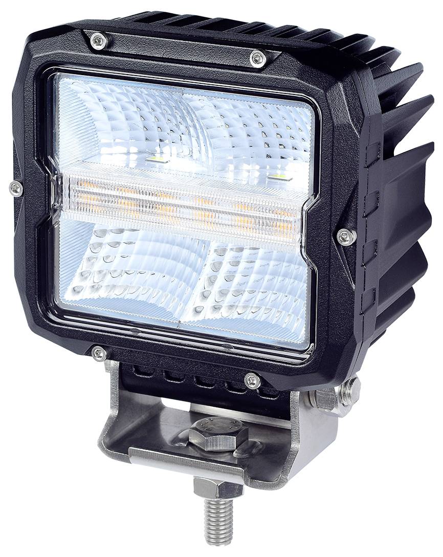 Czarny, prostokątny reflektor LED z uchwytem montażowym, wyposażony w soczewkę o strukturze teksturowanej oraz żeberka odprowadzające ciepło, przeznaczony do użytku na zewnątrz.