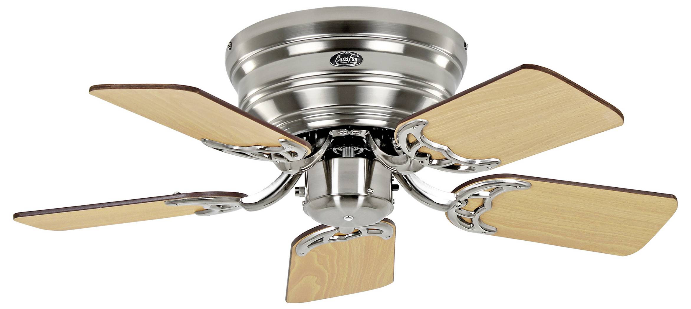 Wentylator sufitowy z metalową podstawą i pięcioma drewnianymi łopatkami, przeznaczony do użytku wewnętrznego.