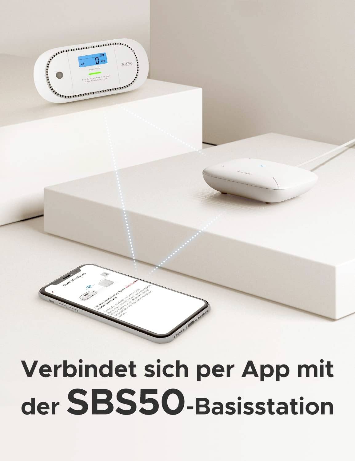 Bezprzewodowe urządzenie medyczne łączy się z bazową stacją SBS50 za pośrednictwem aplikacji. Smartfon wyświetla aplikację połączeniową.