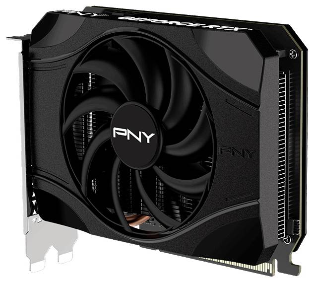 Czarna karta graficzna PNY z pojedynczym wentylatorem chłodzącym, sfotografowana pod lekkim kątem, ukazująca przewiewną stronę oraz złącza przyłączeniowe.