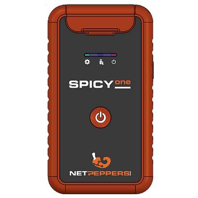 Przenośne urządzenie oznaczone etykietą 'SPICY one' i 'NET PEPPERS' z przyciskiem zasilania i diodami LED wskazującymi stan połączenia.