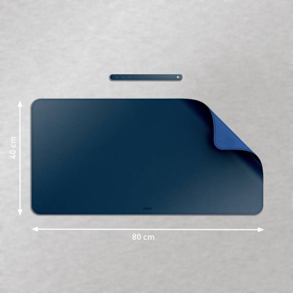 Duży ciemnogranatowy prostokątny podkładka pod mysz, o wymiarach 80 cm na 40 cm, z lekko zagiętym rogiem, wyświetlany na jasnym tle.