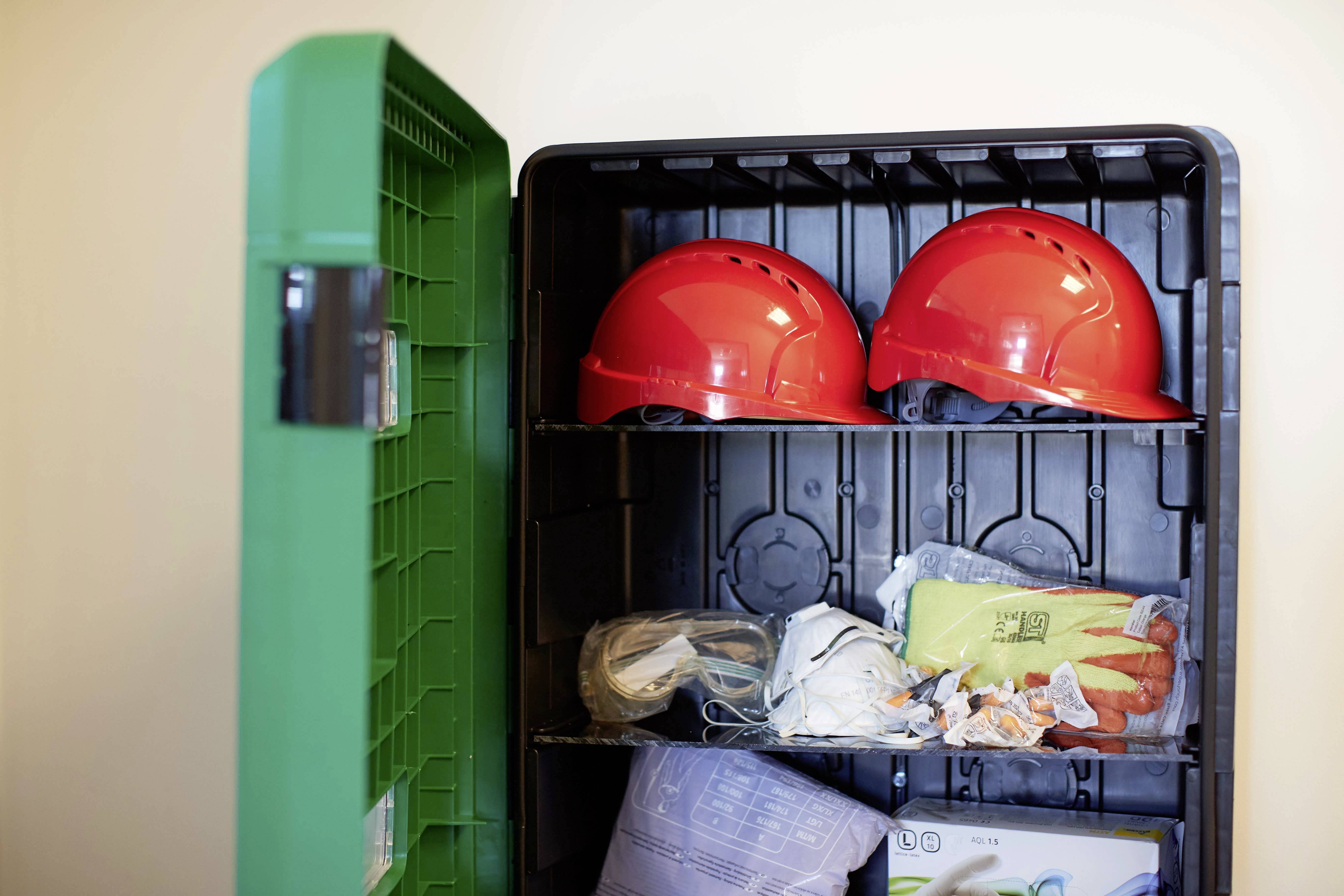 Szafa B-SAFETY BHP CLASSIC - do przechowywania środków ochrony indywidualnej B-SAFETY BSA-76-01-1