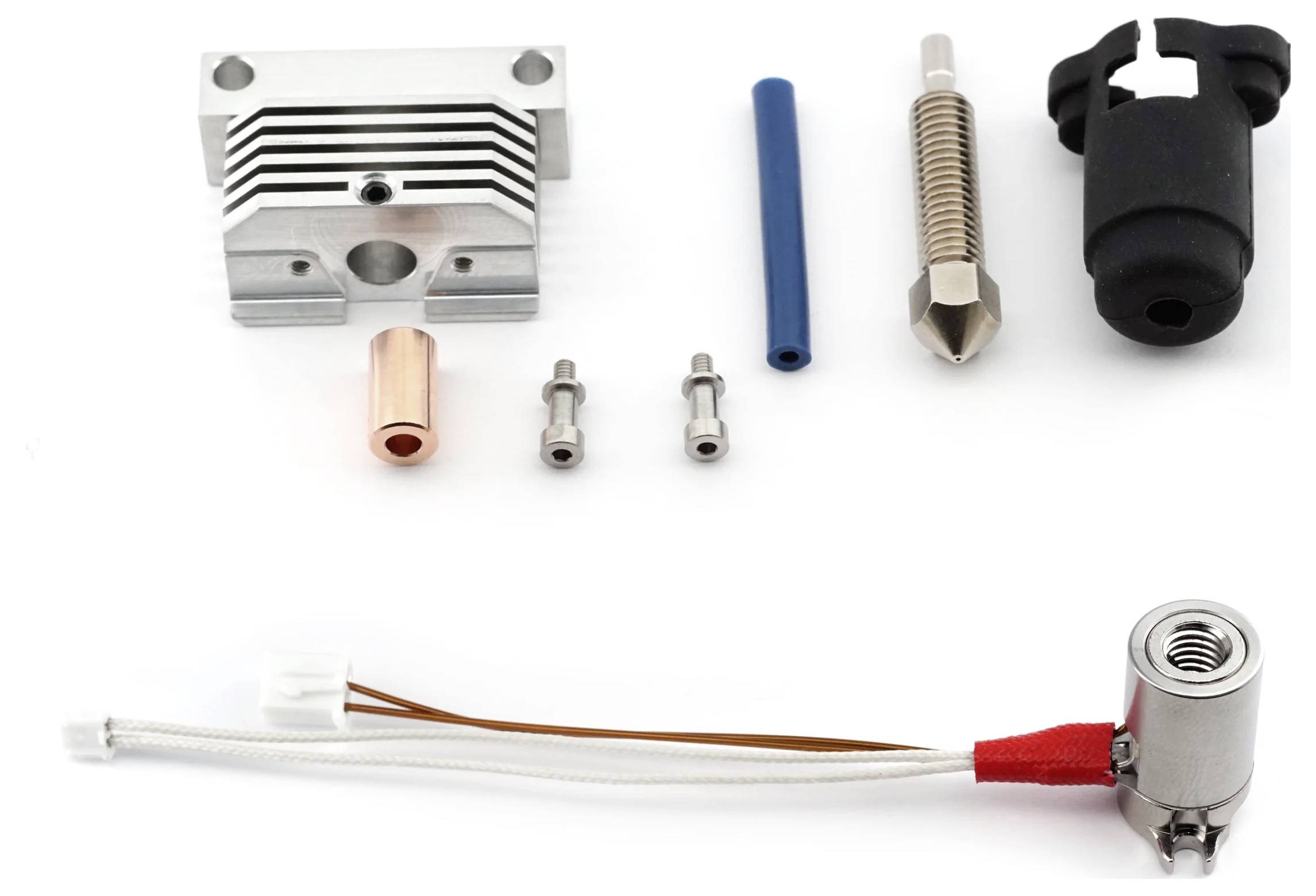 Zestaw ekstrudera do drukarki 3D z metalowym radiatorem, dyszą, termistorem, wentylatorem i okablowaniem. Komponenty ułożone do montażu.