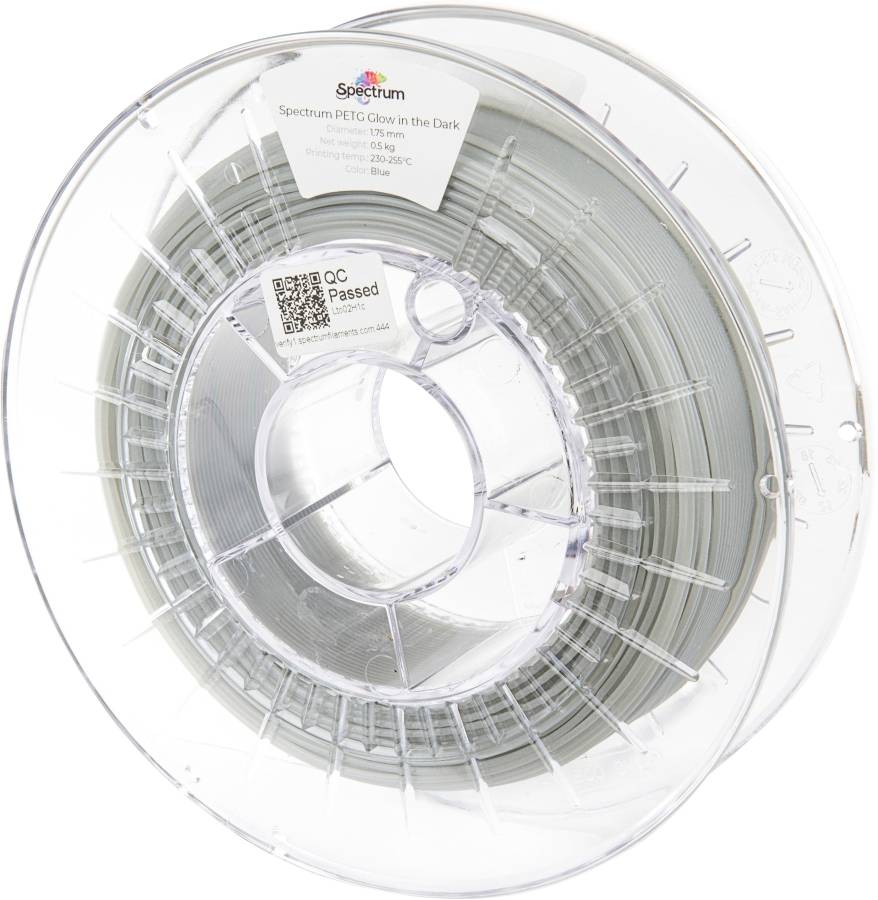 Szpula filamentu Spectrum PETG oznaczona jako 'Świecący w ciemności', o średnicy 1,75 mm, wadze 1 kg, zakresie temperatur 230-250°C, z naklejką potwierdzającą kontrolę jakości.