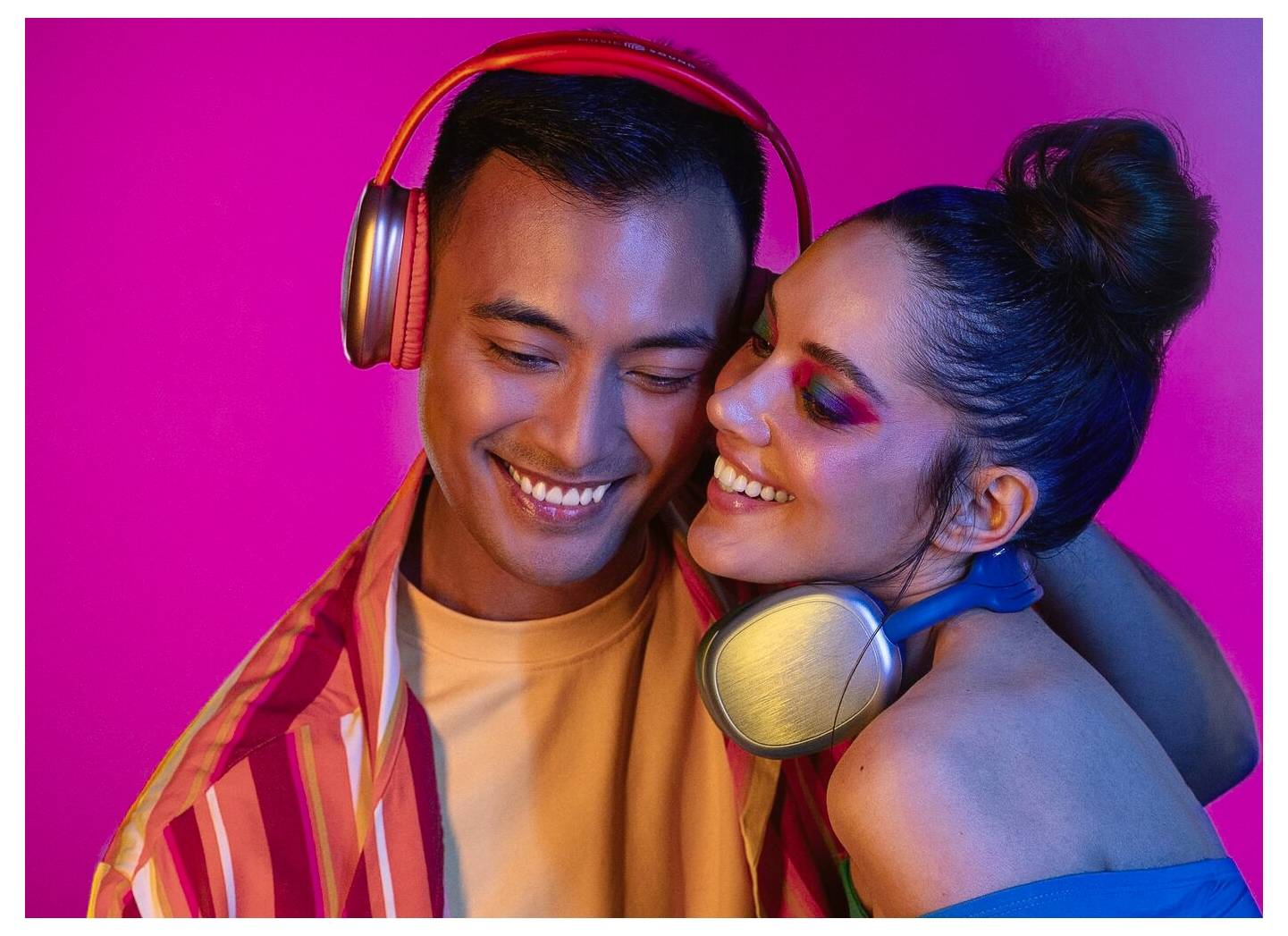 Накладні Bluetooth-навушники Cellularline, бездротові, синій кабель, регулювання гучності, вимкнення мікрофона