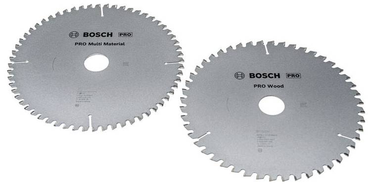 Dwie piły tarczowe: lewa piła oznaczona etykietą „BOSCH PRO Multi Material", prawa piła oznaczona etykietą „BOSCH PRO Wood". Obie mają ząbkowane krawędzie.