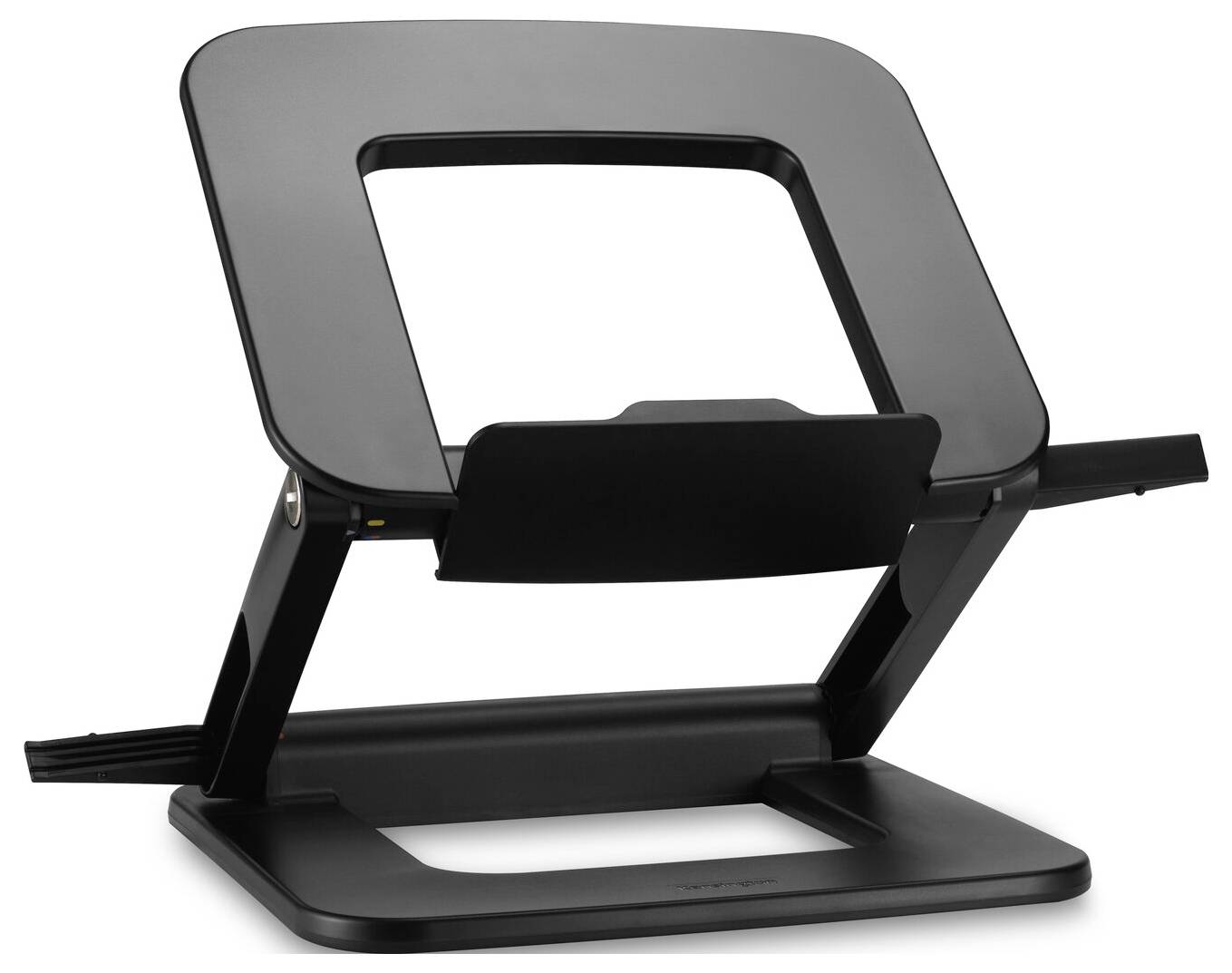 Czarna, regulowana podstawka pod laptopa z prostokątną podstawą i otwartą ramą, zaprojektowana do podnoszenia laptopów do poziomu oczu.