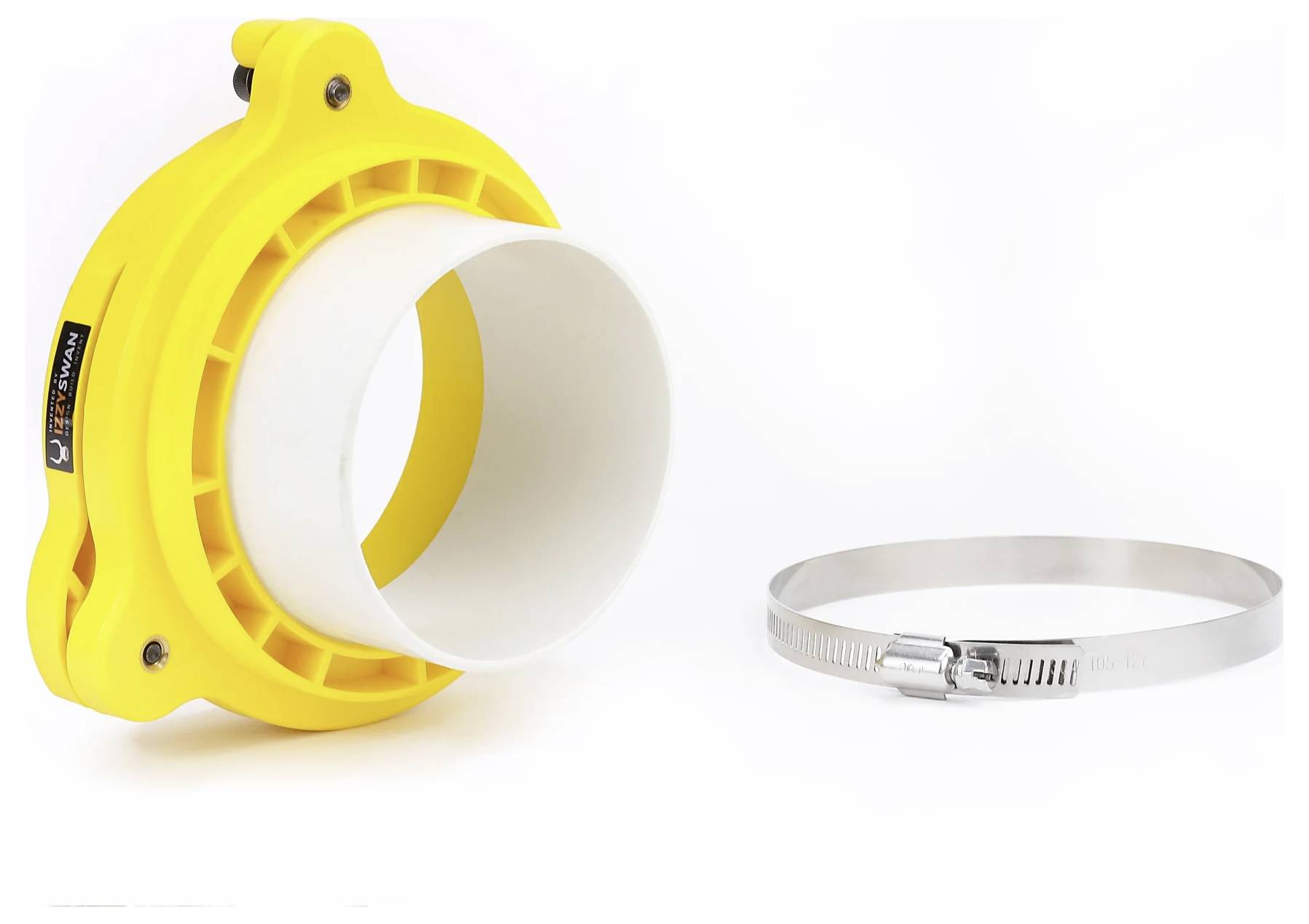 Żółty plastikowy okrągły łącznik przewodu wentylacyjnego z przymocowaną obejmą leży obok metalowej obejmy węża, używanej do zabezpieczania połączeń przewodów wentylacyjnych.