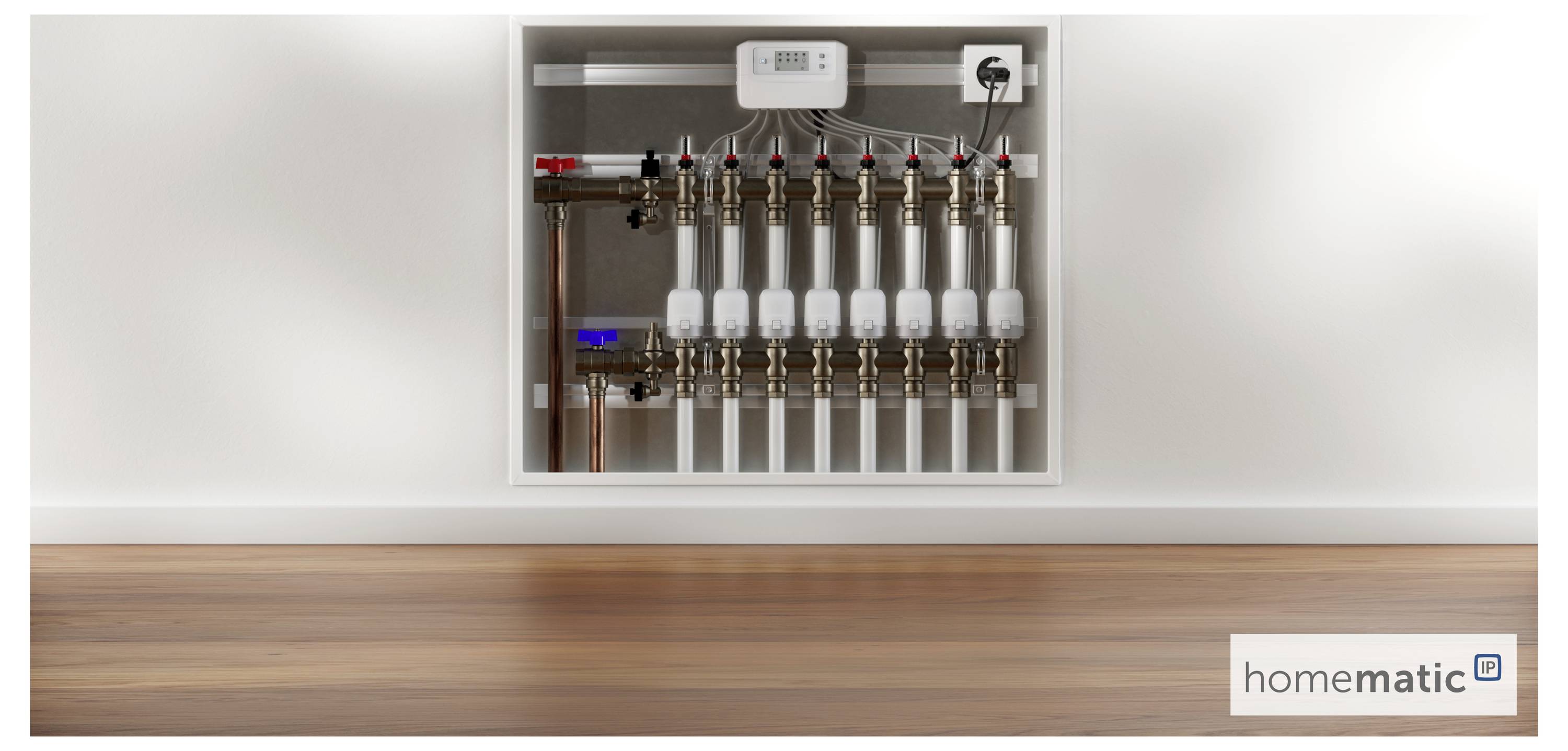 Naścienna, inteligentna jednostka sterująca ogrzewaniem do domu, wyposażona w sześć przewodów zaworowych i wyświetlacz cyfrowy, oznaczona marką homematic IP.