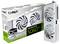 Karta graficzna Palit GeForce RTX 5060 Ti 8GB prezentowana obok swojego opakowania. Biały design z podwójnymi wentylatorami; wyposażona w technologię DLSS 4 oraz śledzenie promieni.