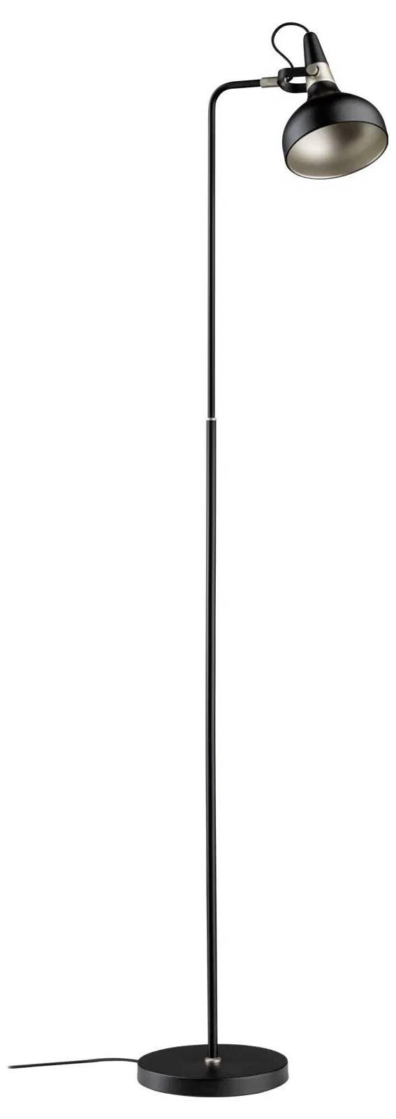 Czarna lampa podłogowa z cienkią kolumną i regulowaną głowicą, stojąca na okrągłej podstawie, przeznaczona do nowoczesnego oświetlenia wnętrz.