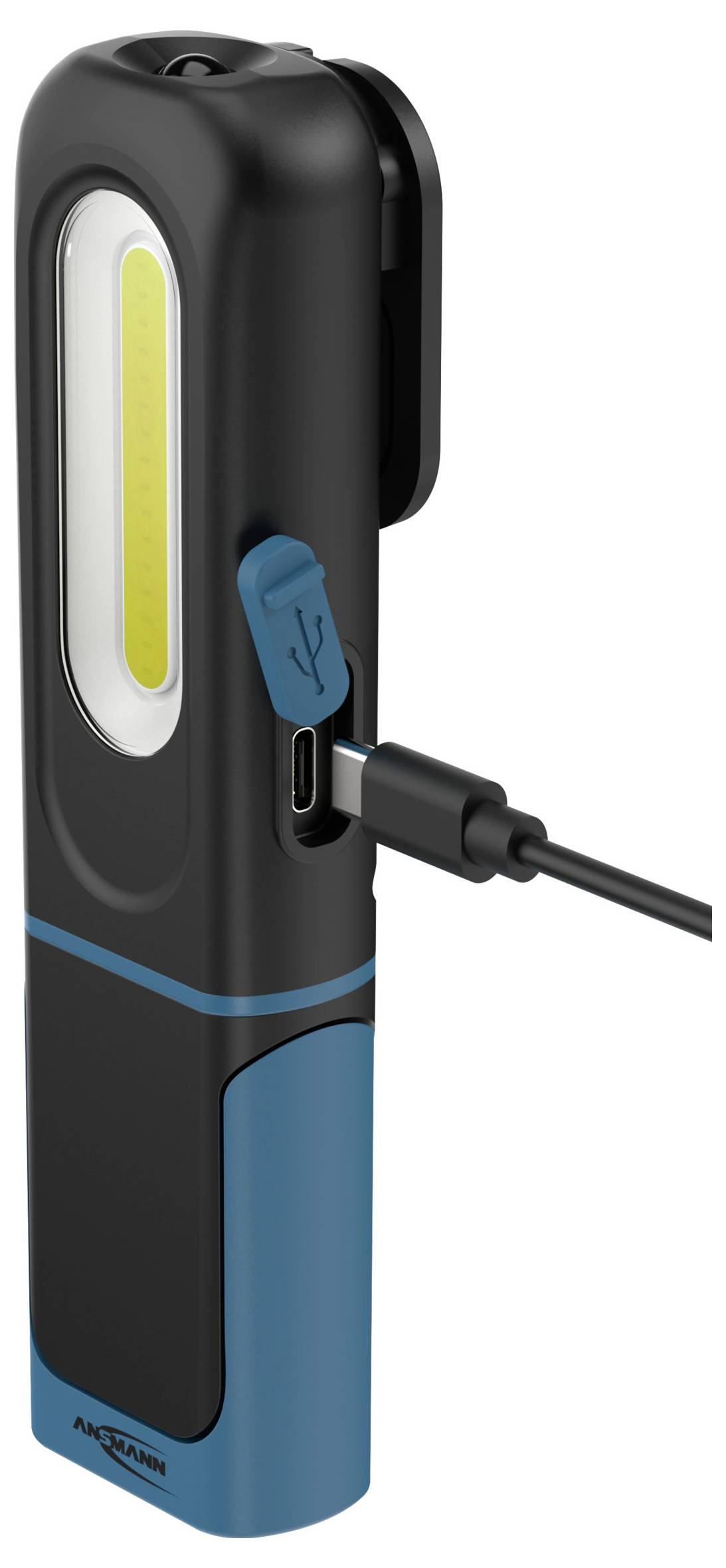 Czarna i niebieska ręczna latarka z paskiem LED, pokazana podczas ładowania za pomocą kabla USB podłączonego do portu z boku.