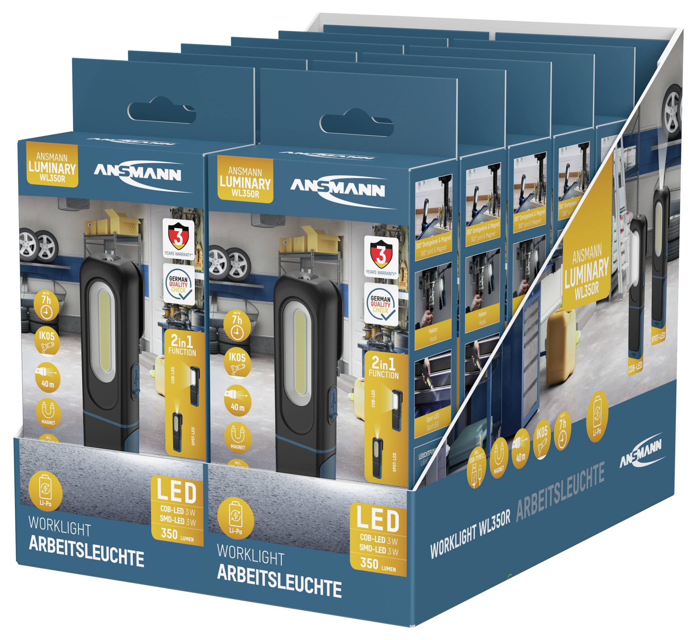 Pudełko wystawowe lamp roboczych LED marki Ansmann, prezentujące tryb '2 w 1' i jasność 350 lumenów. W tle widoczny warsztat samochodowy.