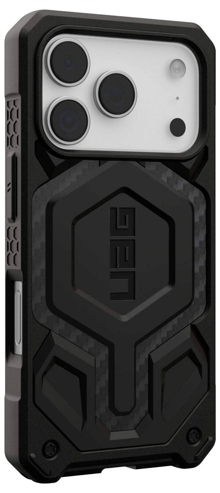 Wytrzymały czarny futerał na telefon z ochronnym wzorem heksagonalnym pasuje do smartfona z trzema tylnymi aparatami. Na tylnej stronie widoczne inicjały marki.