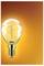 Żarówka w stylu Edisona z widoczną żarówką świecąca na pomarańczowym tle, symbolizująca ideę lub koncepcję innowacji.