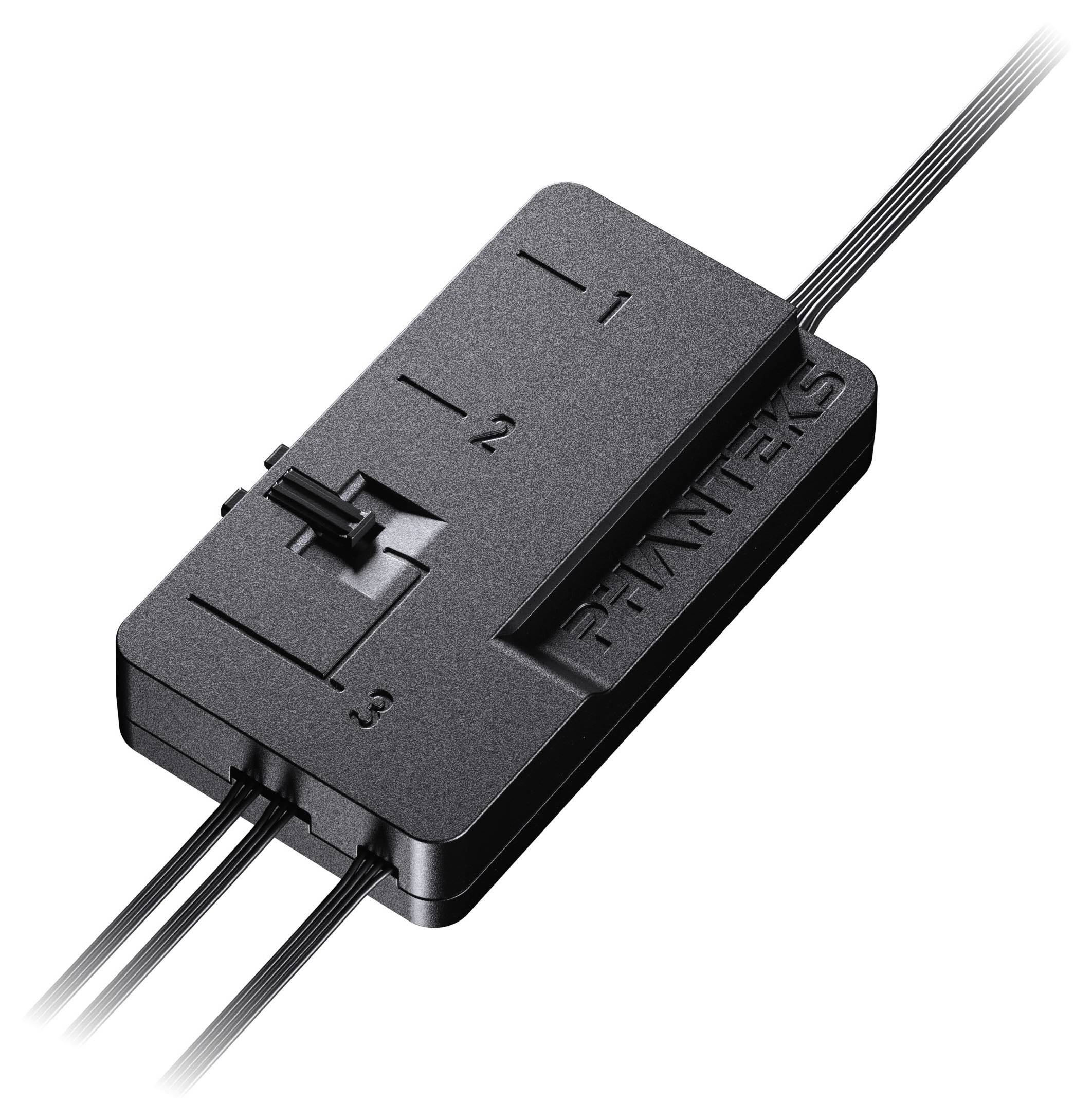 Czarny kontroler wentylatora Phanteks z trzema ponumerowanymi ustawieniami i podłączonymi przewodami.