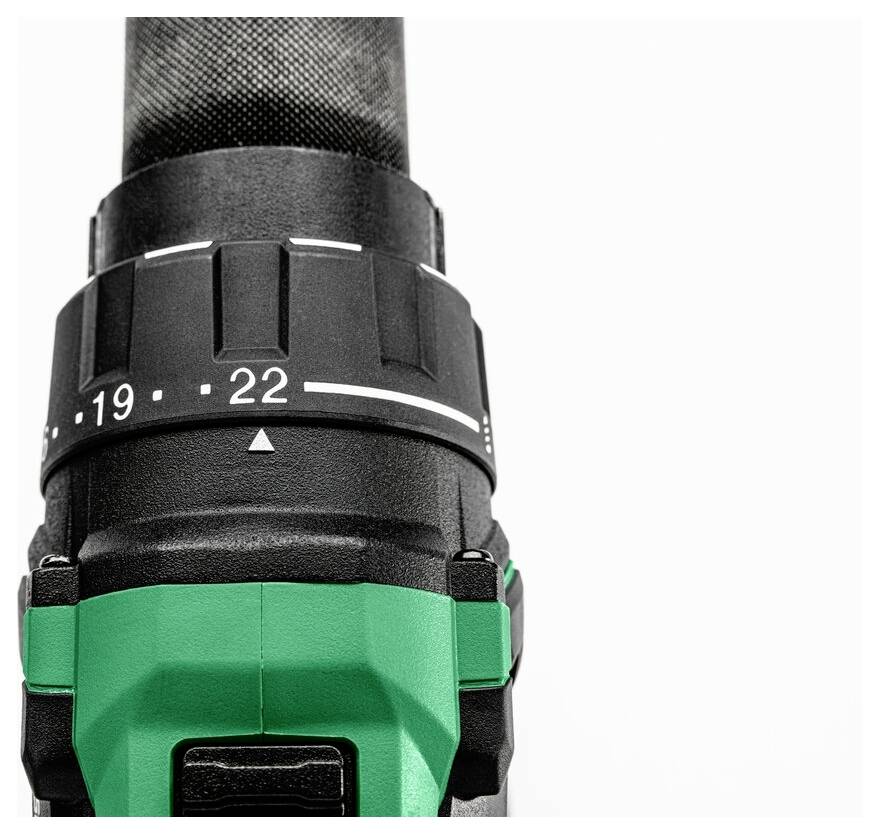 Zbliżenie czarno-zielonej głowicy wiertarskiej z regulowaną numeryczną obręczą, z zaznaczonymi numerami 19 i 22, podkreślającymi precyzję.