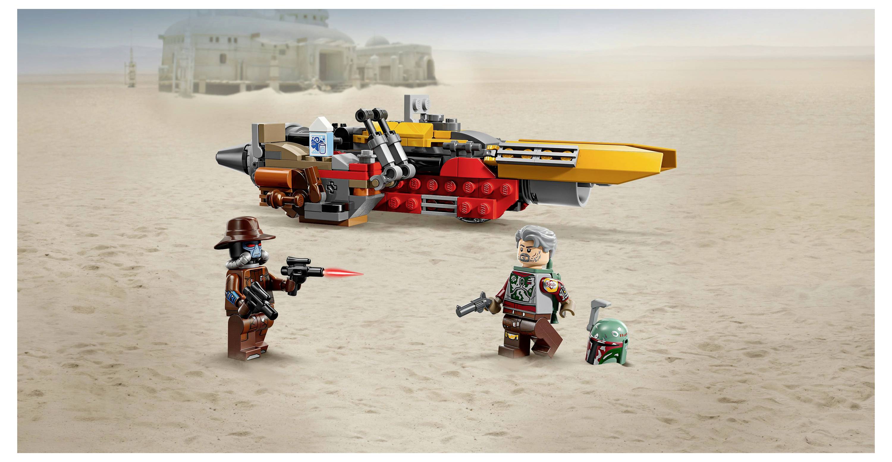 Dwie figurki LEGO, jedna celująca blasterem do drugiej, stoją na piaszczystym terenie w pobliżu pojazdu i hełmu leżącego na ziemi. W tle budynek pustyni.