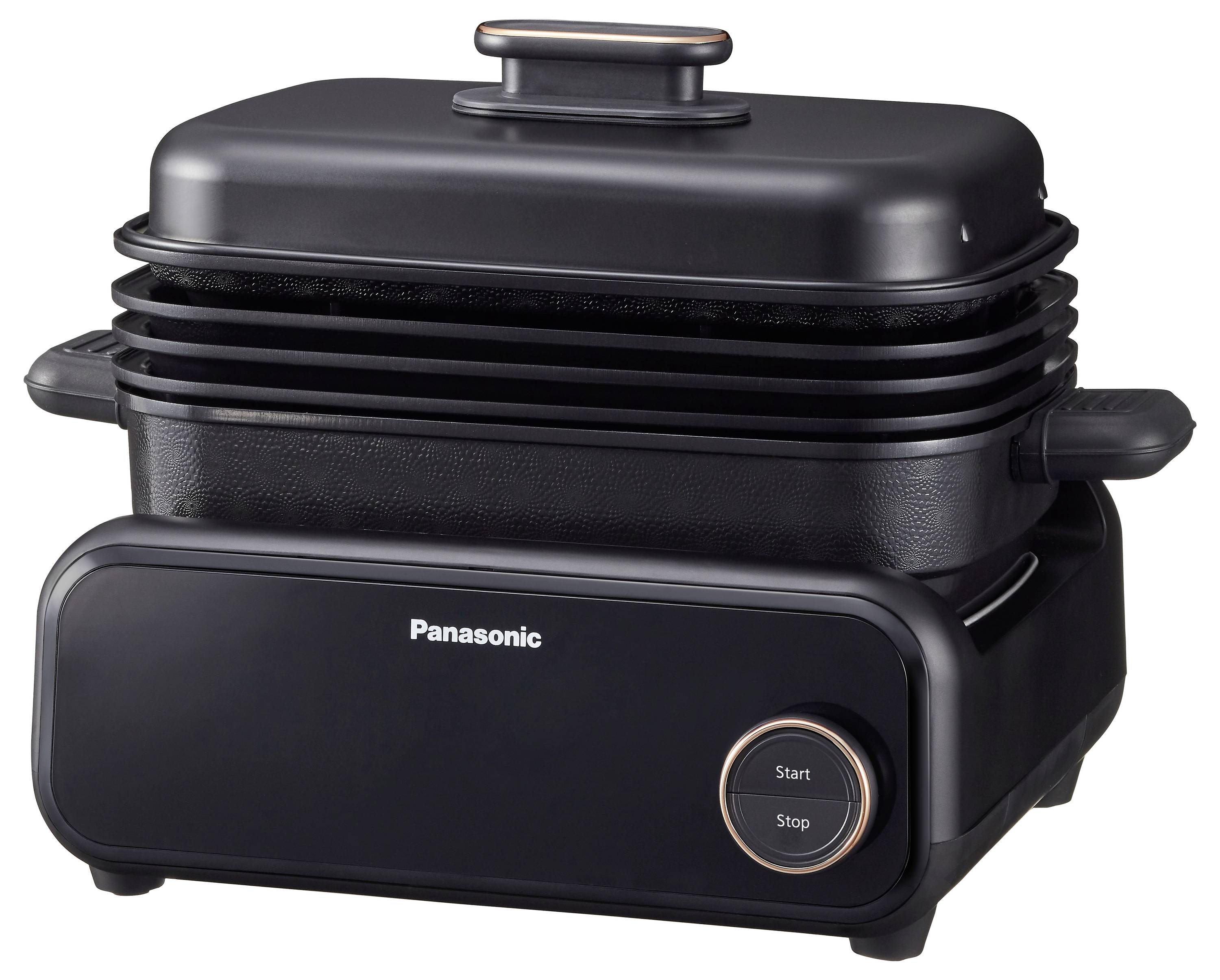 Czarny wielofunkcyjny garnek elektryczny Panasonic z cyfrowym panelem sterowania oraz przyciskami 'Start' i 'Stop', przeznaczony do różnorodnych opcji gotowania.