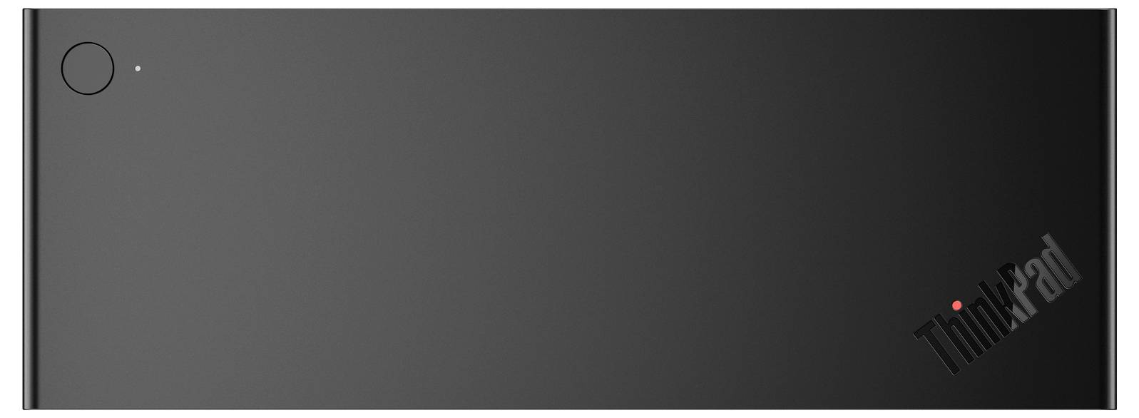 Cienka czarna prostokątna karta z małą czerwoną kropką w pobliżu górnego lewego rogu. Logo 'ThinkPad' jest wytłoczone w prawym dolnym rogu.