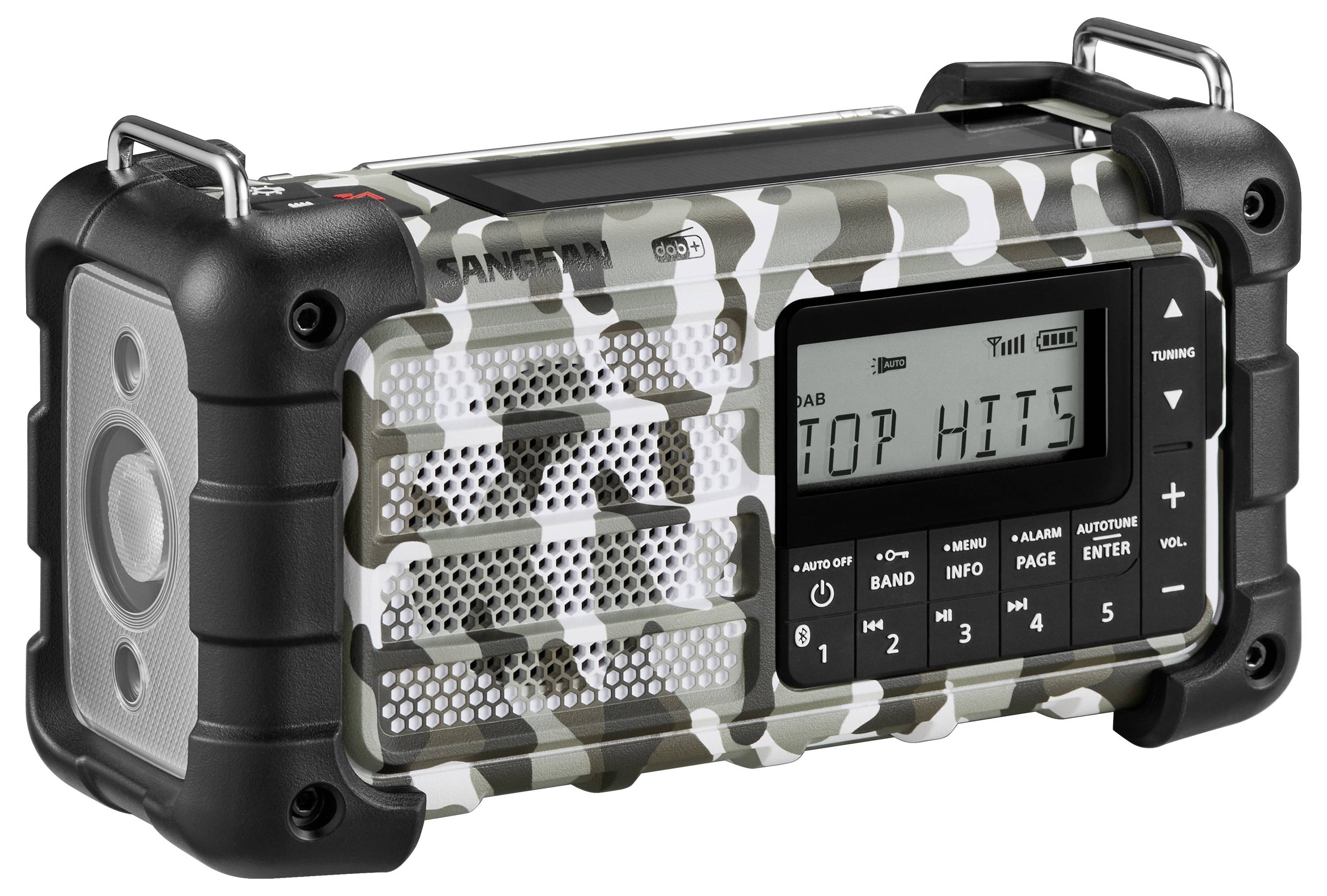 Wytrzymały, pokryty maskującym wzorem przenośny radioodbiornik z wyświetlaczem cyfrowym, pokazujący napis 'TOP HITS', otoczony przyciskami i głośnikami.