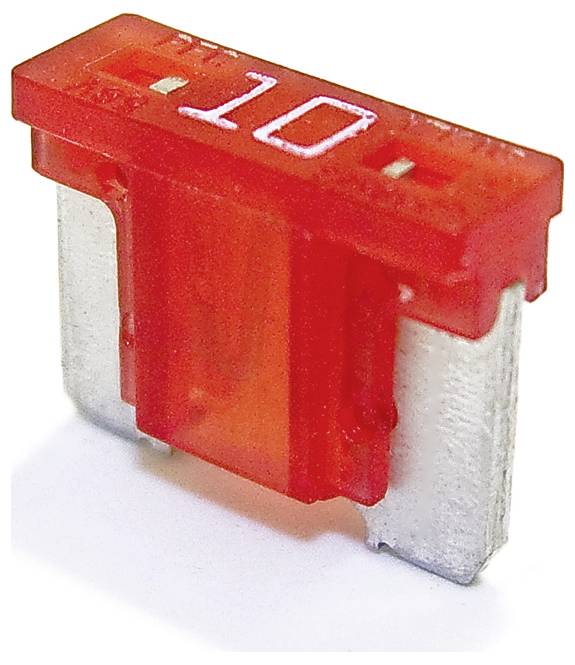 Czerwony bezpiecznik samochodowy 10-amperowy z dwoma metalowymi stykami, używany do połączeń elektrycznych w pojazdach.