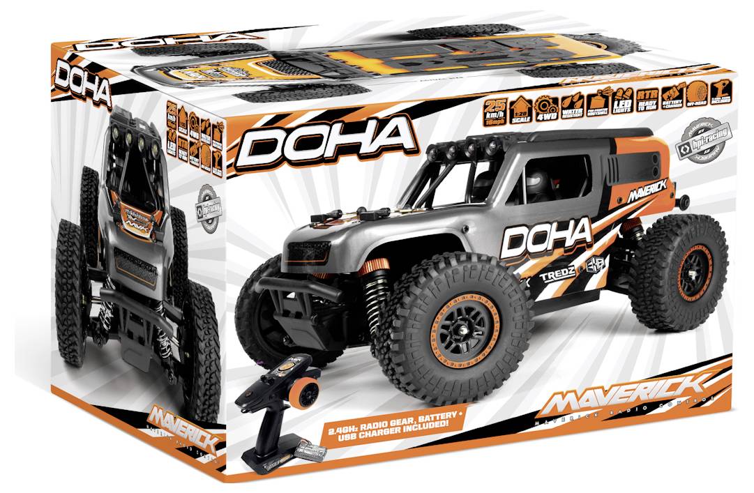 Pudełko zawierające model samochodu zdalnie sterowanego Maverick, z dużymi kołami terenowymi, w kolorach czarnym i pomarańczowym, z pilotem w zestawie.