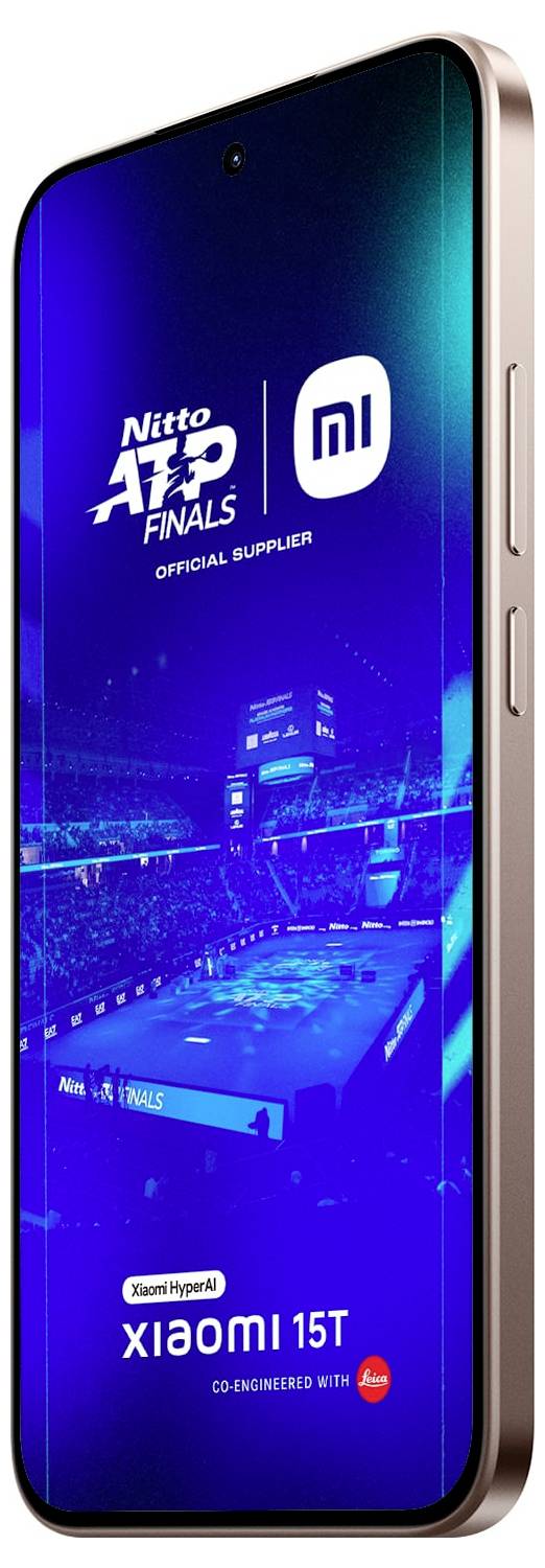 Smartfon z logo "Nitto ATP Finals" i tekstem "xiaomi 15T" na ekranie, wskazujący na sponsorowanie imprezy tenisowej.