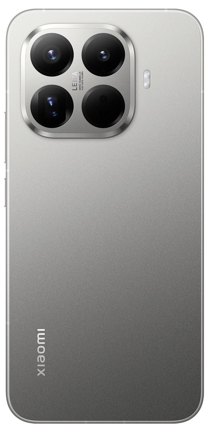 Srebrny smartfon z prostokątnym modułem kamery posiadającym trzy obiektywy i diodę LED błysku w lewym górnym rogu tylnej części.