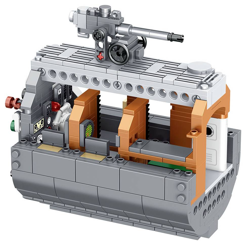 Model łodzi podwodnej z klocków Lego prezentujący mechanizmy wewnętrzne z otwartymi bokami, peryskopem na górze i szczegółowymi elementami sterującymi wewnątrz.