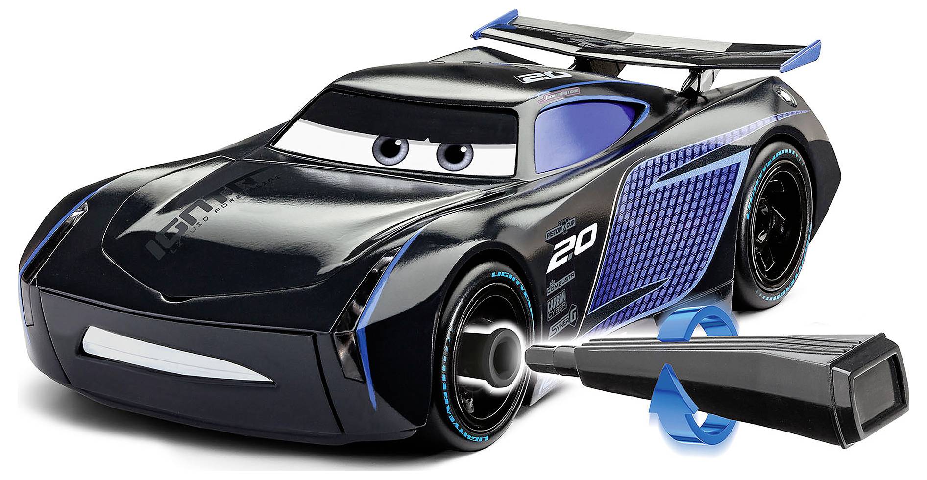Smukły czarny samochodzik wyścigowy z niebieskimi akcentami i animowanymi oczami, który wydaje się być postacią z filmu dla dzieci.
