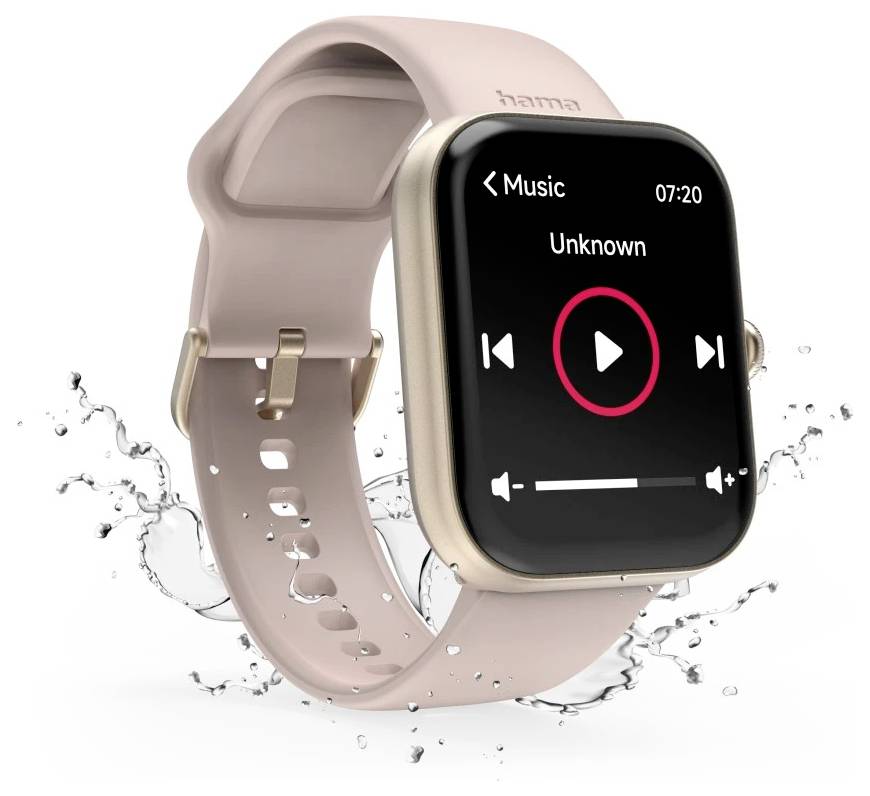 Smartwatch z różowym paskiem, wyświetlający odtwarzacz muzyczny na ekranie. Wokół rozbryzgują się krople wody, wskazujące na wodoodporność.