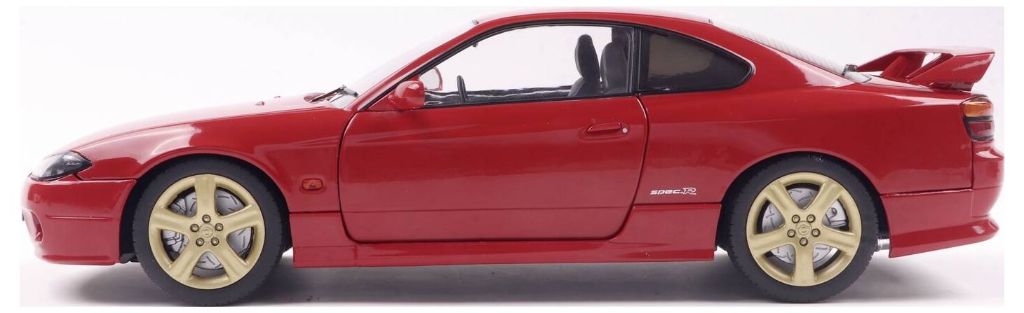 Модель автомобіля Solido Nissan Silvia S15 SPEC-R AERO, готова до вогню