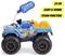 Niebieski zabawkowy monster truck z funkcją pary, mierzący 25 cm. Posiada efekty świetlne i dźwiękowe, przedstawiony z butelką wody wylewającą wodę na niego.