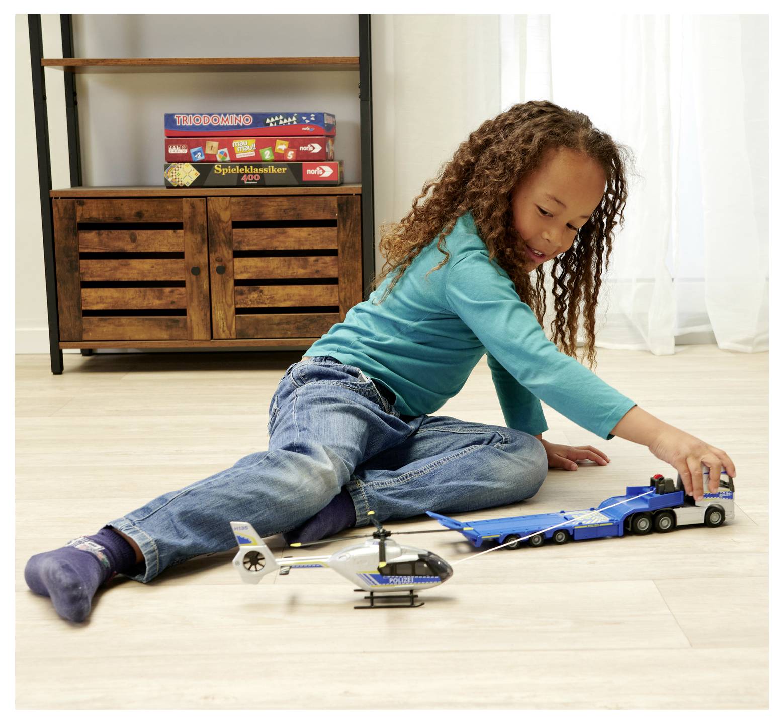 Вантажівка Volvo Majorette + модель поліцейського гелікоптера Airbus, готова до використання