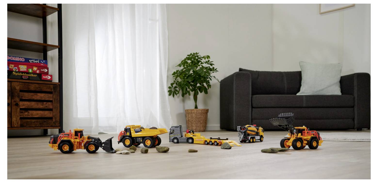 Вантажівка Volvo FH16 + фронтальний навантажувач, готова модель будівельної машини