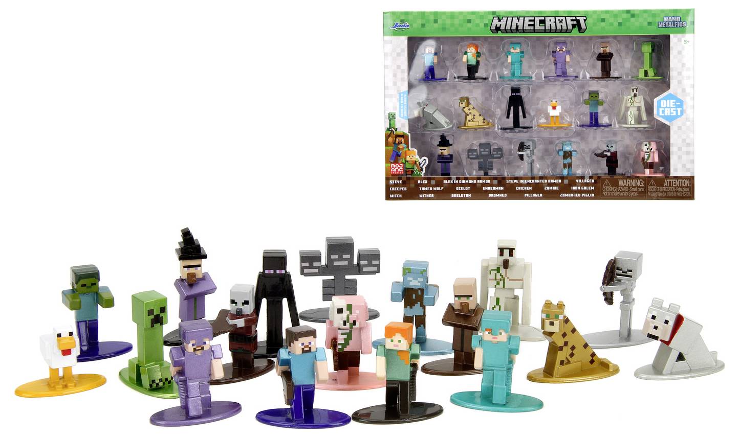 Zestaw zabawek przedstawiający różne postacie z Minecrafta ustawione na stojakach. Zawiera figurki takie jak Steve, Alex, Creeper i Enderman. Nad zestawem widoczne jest opakowanie z pełną linią postaci.
