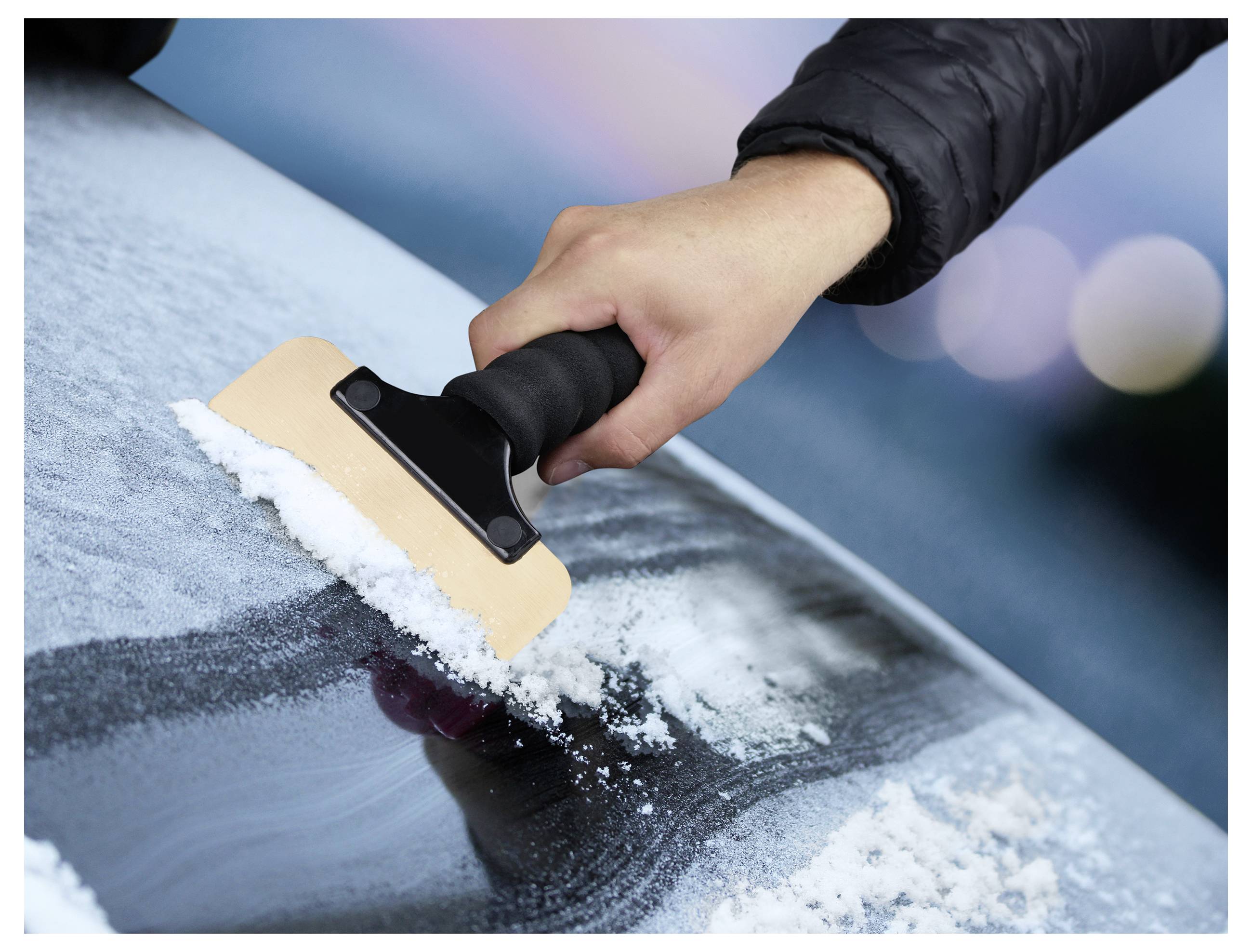 Скребок для льоду пластиковий, коричневий (Д x Ш x В) 50 x 140 x 210 мм APA автомобіль, кемпер, позашляховик, фургон чорний, корич