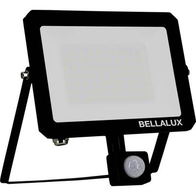 Czarny reflektor LED marki 'BELLALUX' z czujnikiem ruchu zamontowany na regulowanym uchwycie.