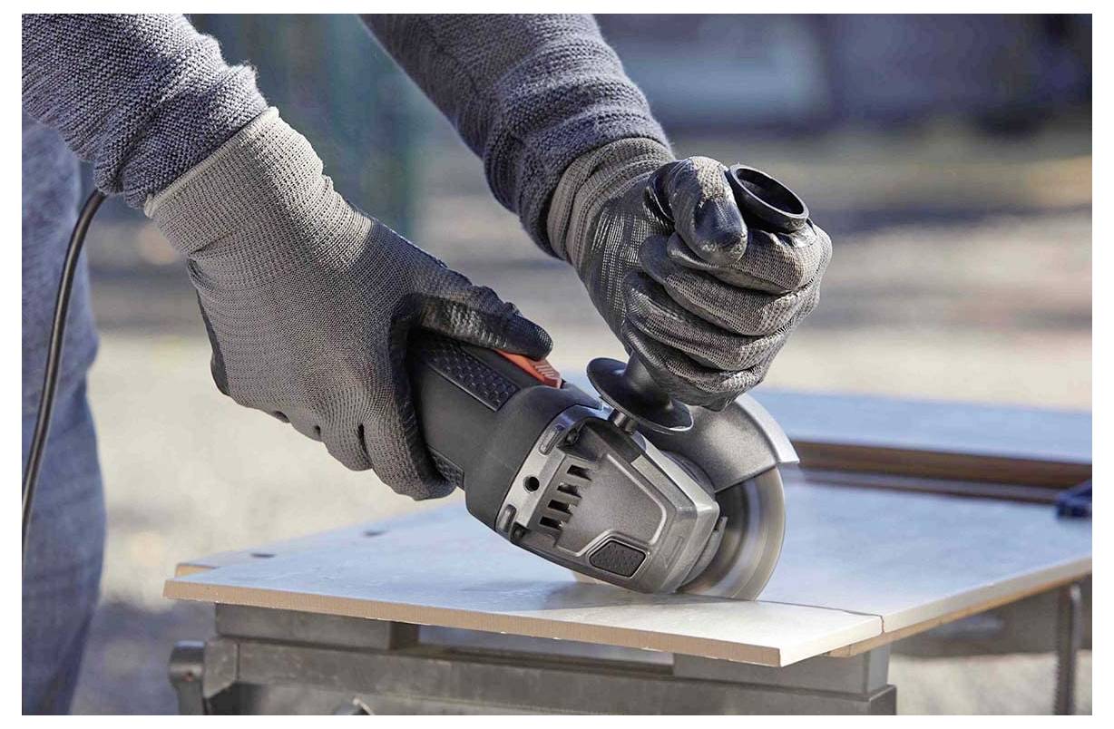 Кутова шліфувальна машина Black & Decker BEG220-QS потужністю 900 Вт