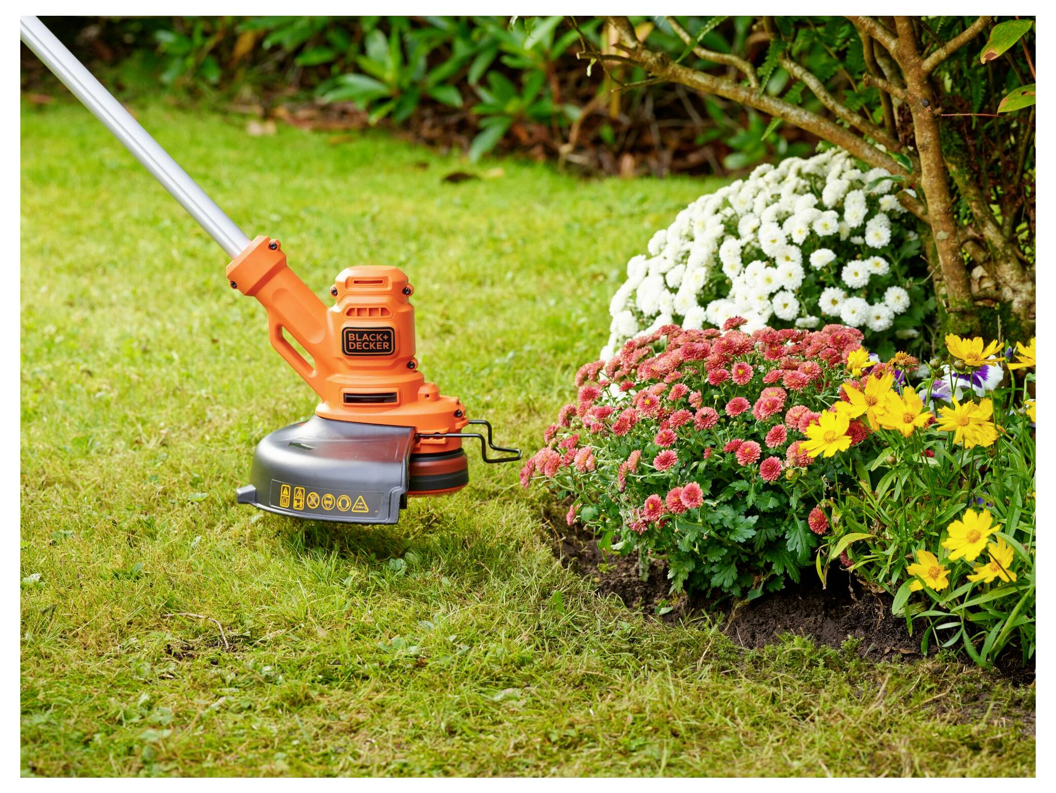 Електричний тример Black & Decker 230V Максимальна ширина скошування: 25 см