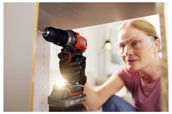 Безщітковий акумуляторний ударний гайковерт Black & Decker з 2 швидкостями, вкл. кейс, без акумулятора, без зарядного пристрою, вк