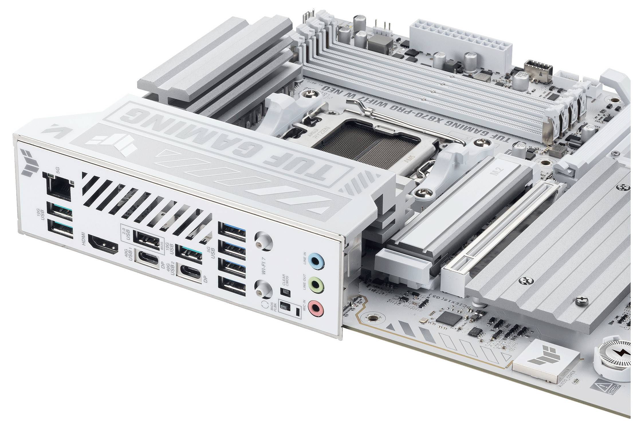 Szara płyta główna ASUS TUF Gaming z różnymi portami, gniazdem procesora, gniazdami RAM i radiatorami. Projektowanie obejmuje elementy podświetlenia RGB.